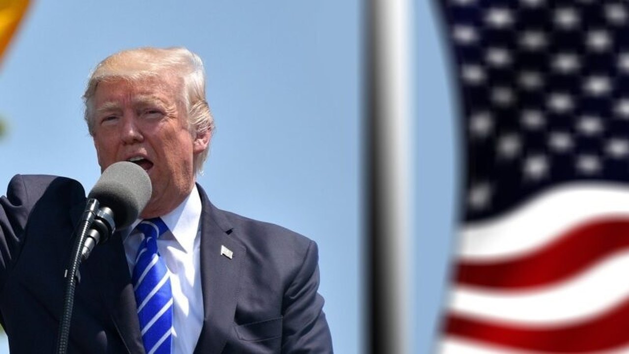 Trump diz que agentes do FBI levaram seus passaportes na batida em sua mansão