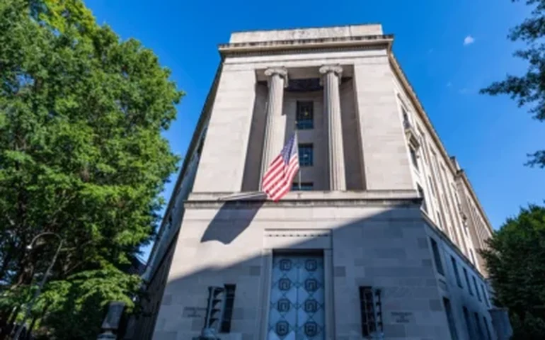 Estados Unidos prende dissidente chinês sob acusação de espionagem