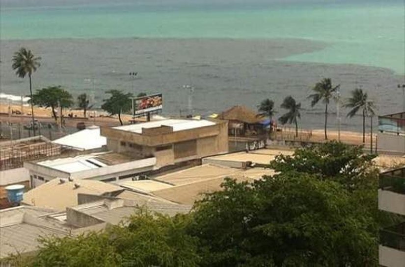 IMA autua e notifica órgãos sobre contaminação na praia de Jatiúca