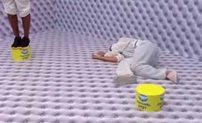 Dinâmica do “Quarto Branco” é questionada por riscos à saúde