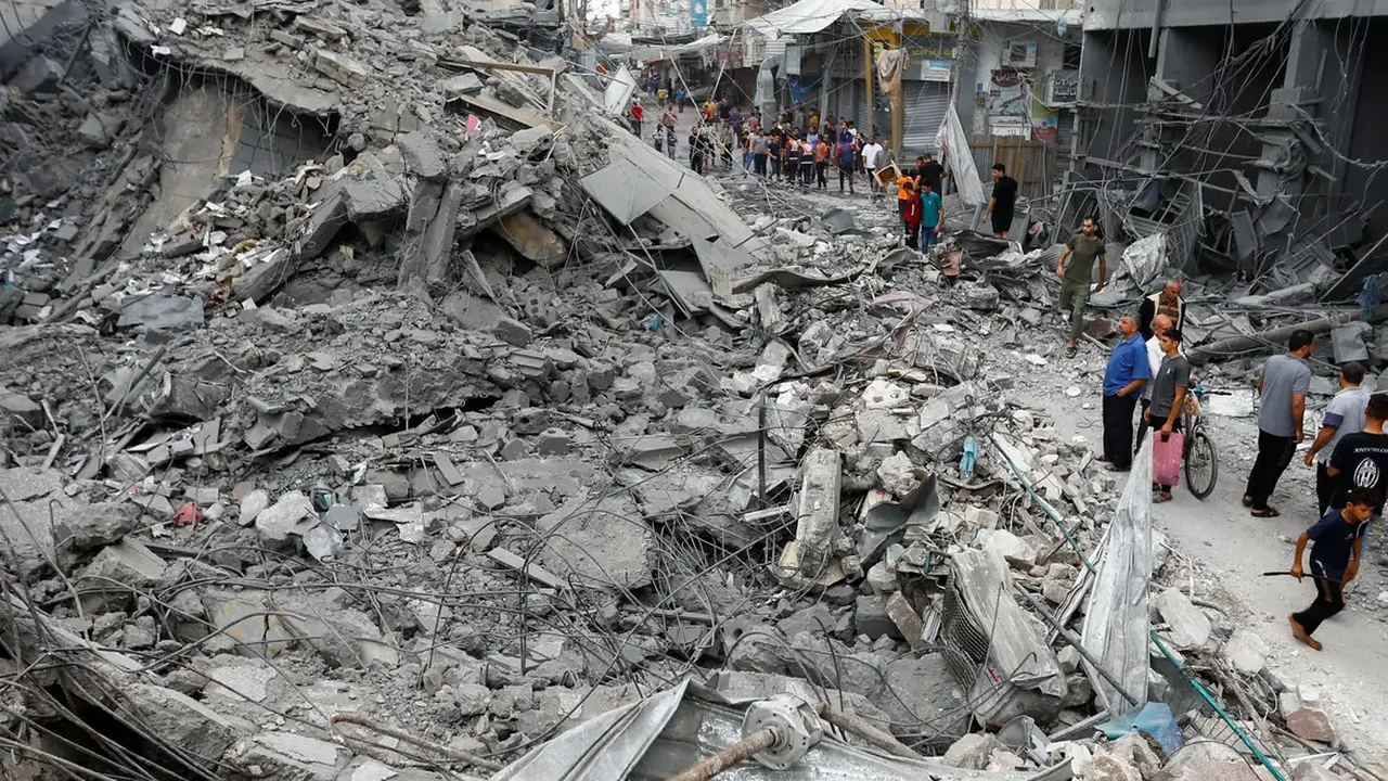 Ataques de Israel a Gaza matam ao menos 22; atropelamento perto de Tel-Aviv fere dezenas