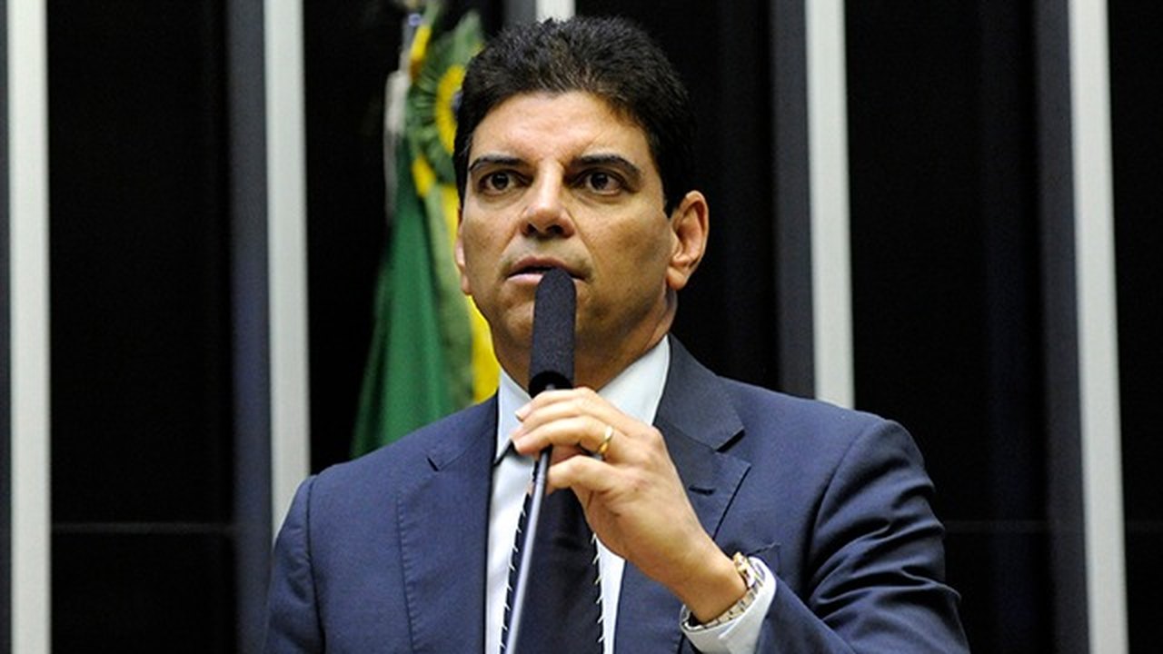 Previsão é que relatório do arcabouço seja entregue até quinta-feira, diz relator