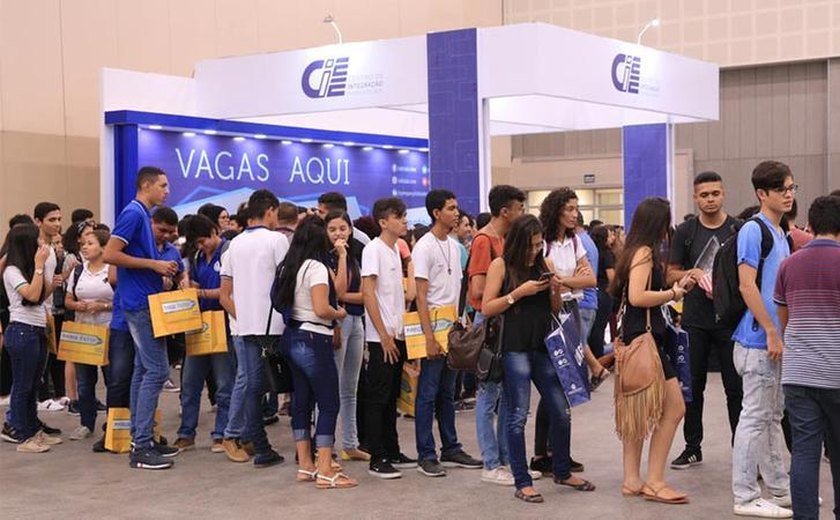 Mutirão do CIEE oferta 10 mil vagas de estágio e jovem aprendiz