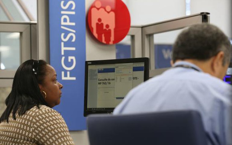 Saque das contas inativas do FGTS começa para nascidos em janeiro e fevereiro
