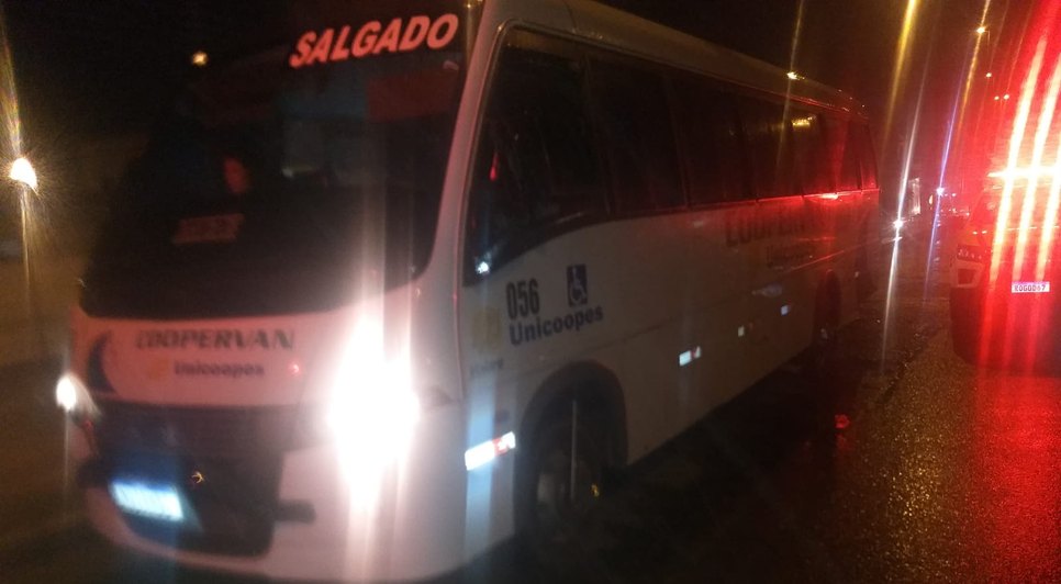 Motociclista fica ferido após colidir ônibus intermunicipal em Lagarto / Foto: Foto: BPRv/SE
