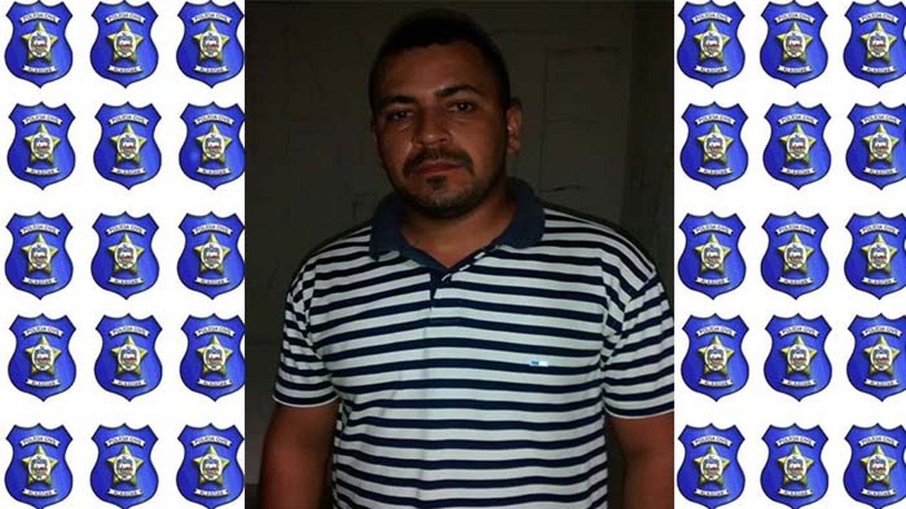 Polícia prende foragido com arma de fogo no Jacintinho