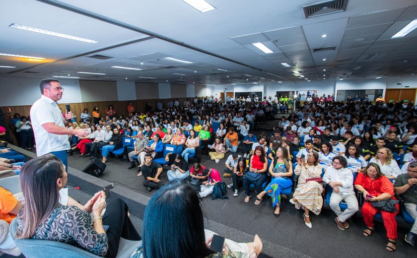 Estudantes fazem festa no lançamento do programa Grêmio que Cria