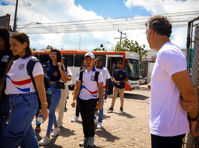 Alagoas reduz abandono escolar e resultado reforça impacto de programas criados por Rafael Brito