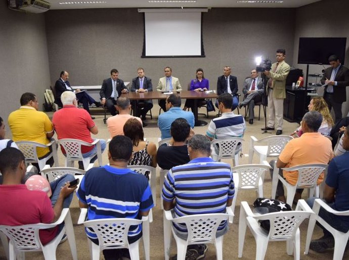 Comissão de Educação da ALE debate questões de transportadores escolares