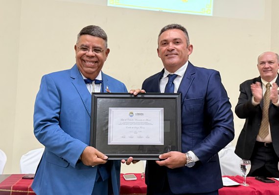 Câmara entrega Título de Cidadão Honorário ao professor universitário Eraldo de Souza Ferraz