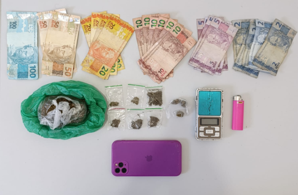 Dinheiro e celulares / Foto: Reprodução: Foto SSP