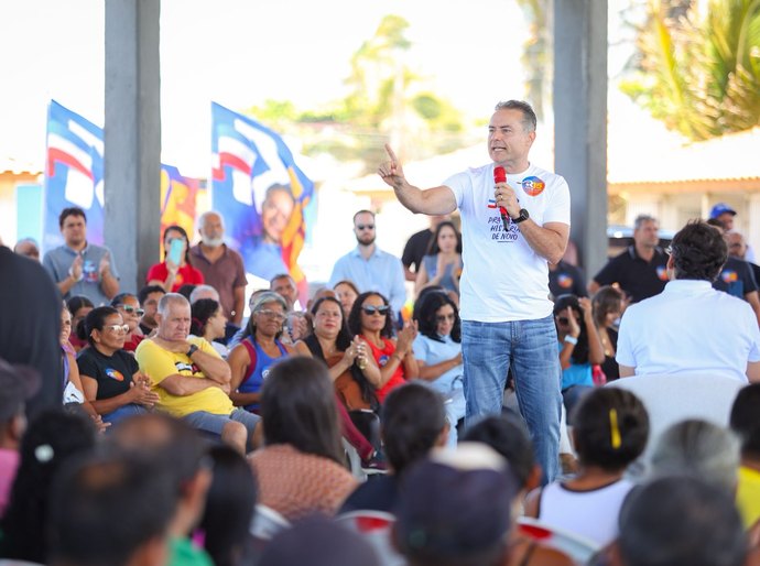 Renan Filho apresenta propostas e recebe apoio de 33 mil pescadores e marisqueiras