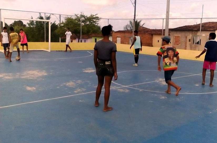 Jovens do Cras Cidade Sorriso participam de atividades esportivas