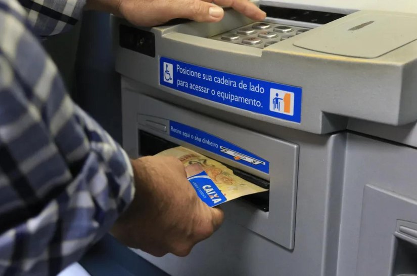 Pagamento de março dos servidores injeta mais de R$ 500 milhões na economia de Alagoas