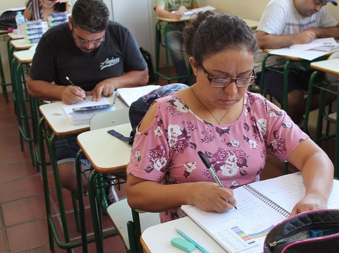 Brasil atinge, em 2025, a menor taxa de analfabetismo do país desde 2016, início da série histórica