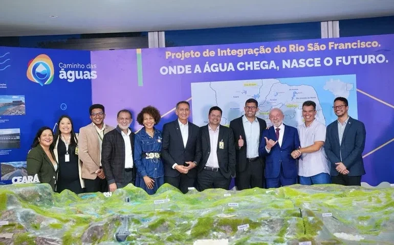 Lula inaugura maquete da Transposição do Rio São Francisco no Palácio do Planalto