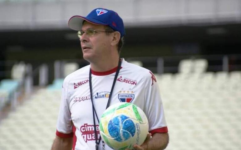 Presidente do Coruripe anuncia contratação de novo técnico