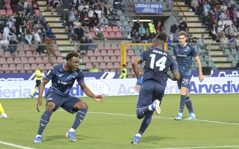 Lazio vira sobre Cremonese e sobe na tabela da Série A da Itália