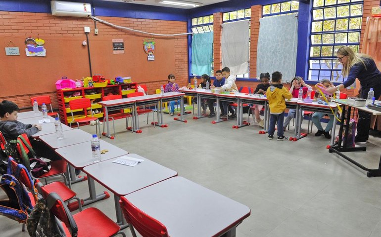 Porto Alegre retoma aulas em todas as escolas atingidas pela enchente