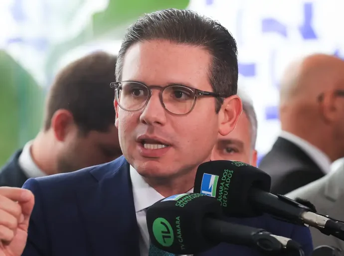 Motta pauta derrubar IOF; Senado vota aumentar número de deputados