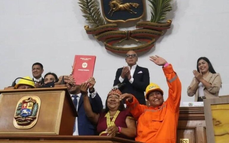 Analista vê 'mudança estrutural' em lei que abre Venezuela a capital estrangeiro e ao subsolo