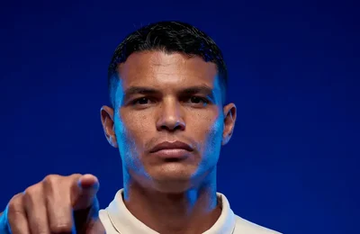 Porto anuncia contratação do zagueiro brasileiro Thiago Silva