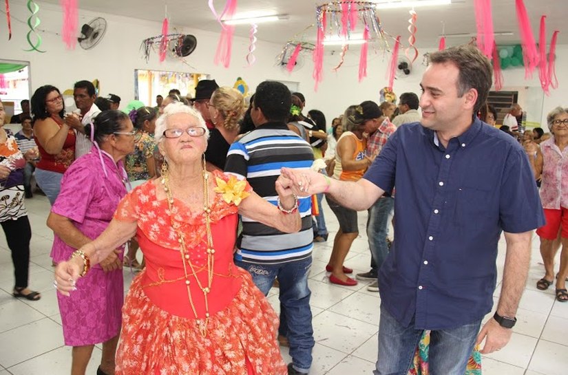 Prefeitura apoia pré-carnaval dos idosos de Arapiraca