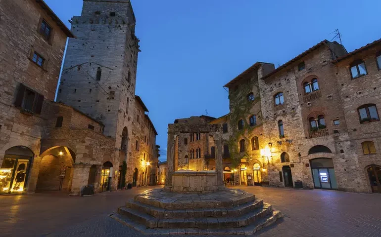 Em viagem reservada, secretário-geral da ONU visita cidade histórica na Toscana