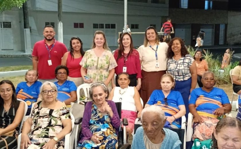 Cidade da Pessoa Idosa realiza jantar natalino para acolhidos