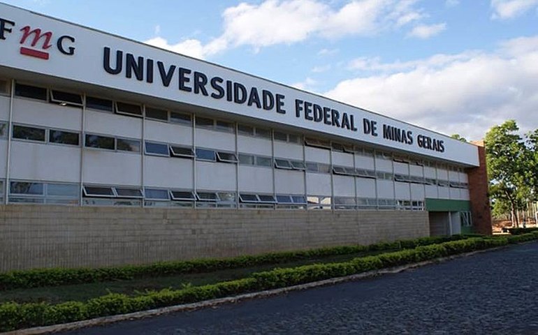 Sob pressão contra vozes divergentes, universidade deve preservar liberdade acadêmica, defende professora da UFMG