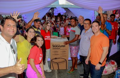 Programa Assistência Com Você sorteia prêmios e promove serviços para comunidades Penedo