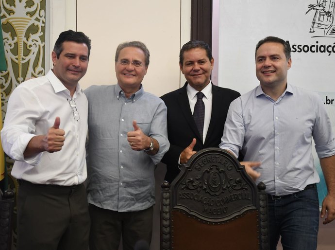 Renan conversa com empresários e destaca suas ações para economia