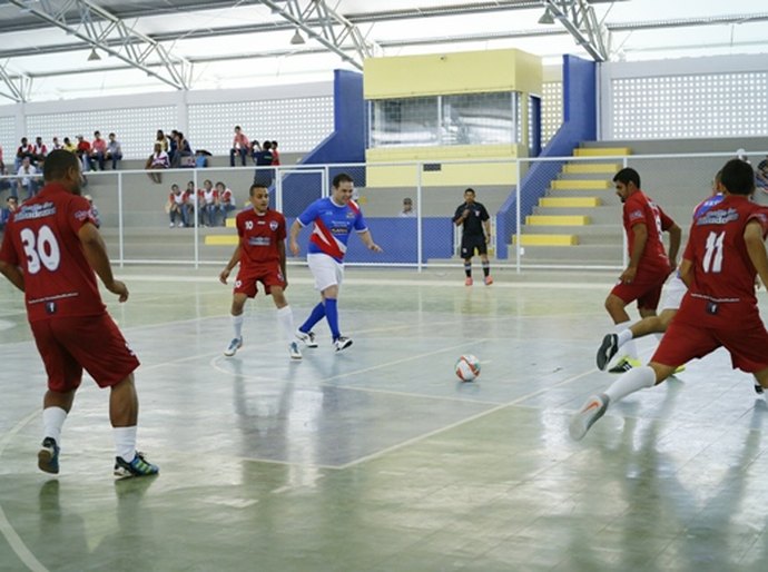 Renan Filho entrega nova escola em tempo integral no Sertão alagoano