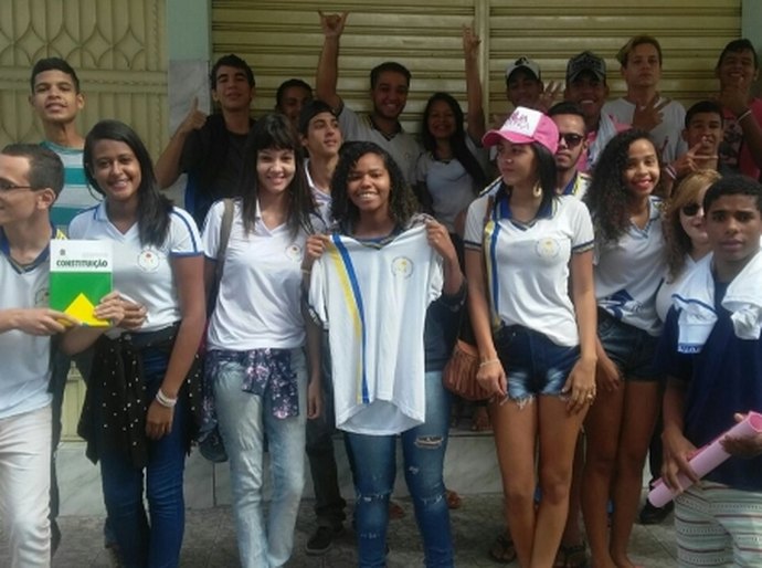 Estudantes estadual se opõem à ocupação de escolas e pedem aula