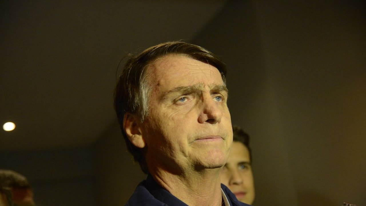 Defesa de Bolsonaro cita 10 problemas de saúde para pedir prisão domiciliar