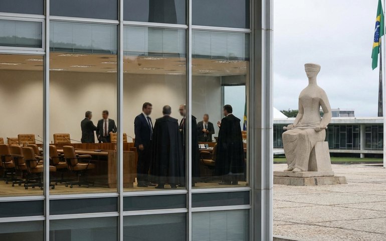 STF: André Mendonça vota para validar mínimo existencial em R$ 600