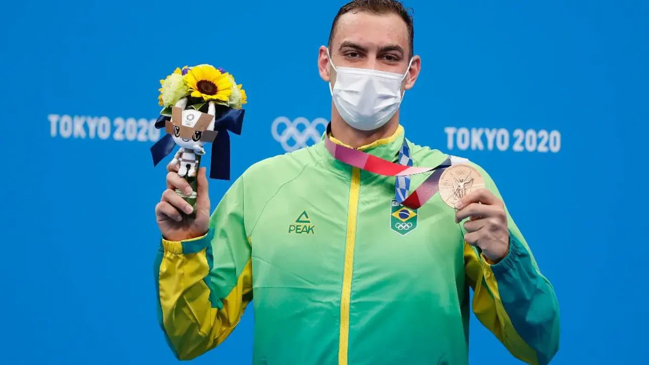Bronze na Olimpíada de Tóquio-2020, nadador Fernando Scheffer anuncia aposentadoria aos 28 anos