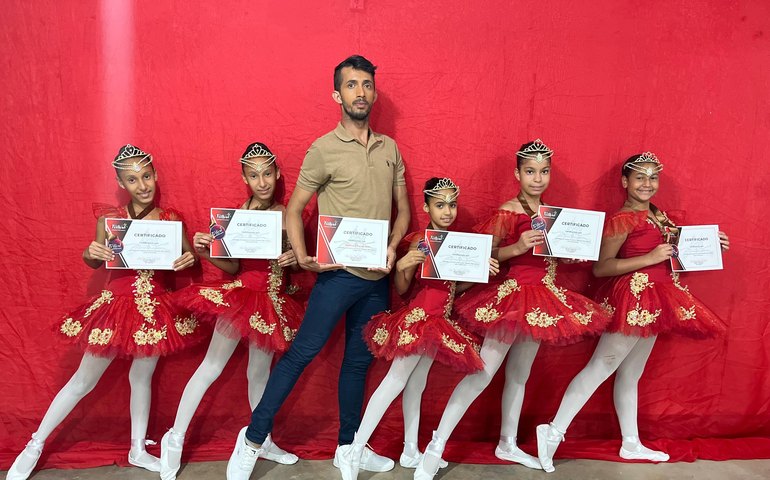 Ballet do CRAS de Santana do Mundaú participa de Festival de Dança