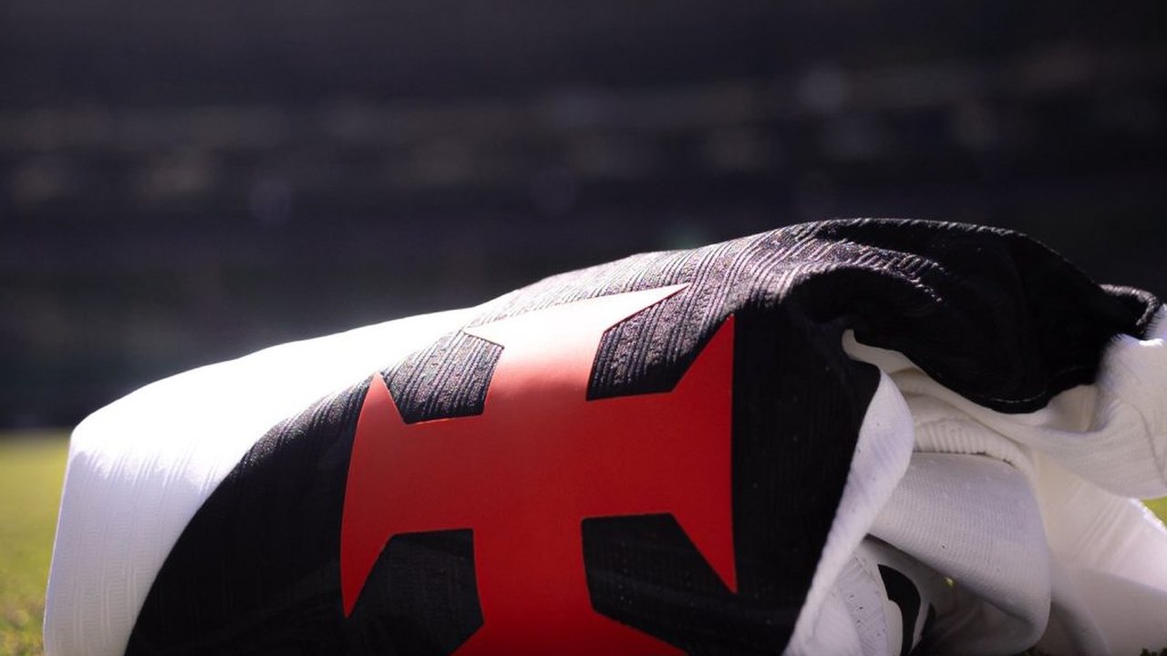 Vasco deve comprar dois jogadores essenciais do elenco, aponta jornalista