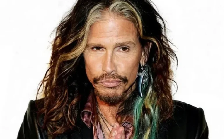 Steven Tyler canta em público pela primeira vez desde aposentadoria do Aerosmith; veja