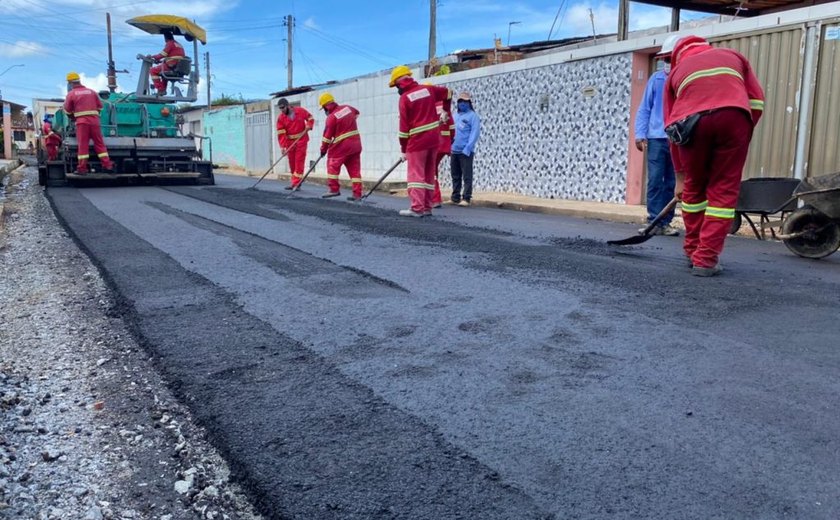 Ruas do Conjunto Frei Damião, no Benedito Bentes, começam a ser asfaltadas