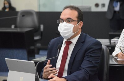 Davi Maia critica construção de barragens ao longo do Canal do Sertão