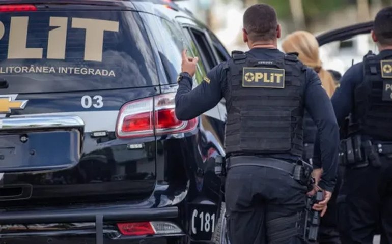 Polícia Civil prende foragido da Justiça do Espírito Santo no bairro Jaraguá, em Maceió