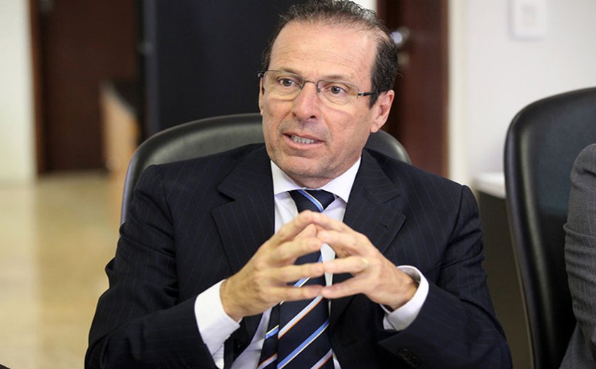 EM SOLENIDADE: Governador pede apuração de denúncias contra juiz Braga Neto