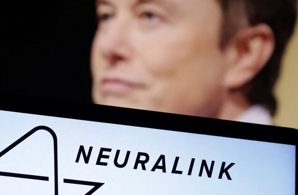Neuralink: empresa de Elon Musk inicia teste de chip cerebral em humanos