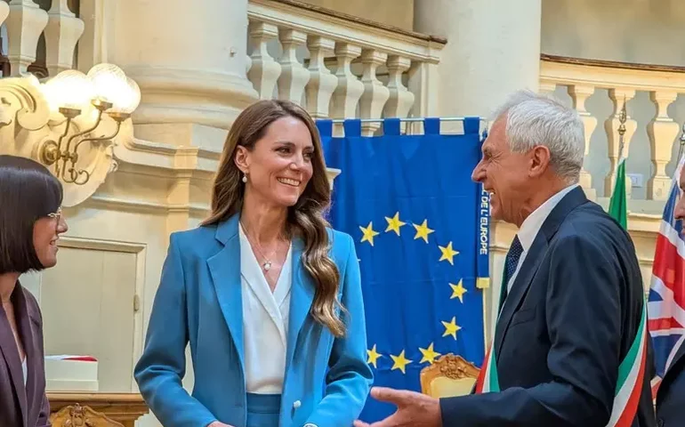 Kate Middleton se diz 'fascinada' por projeto e promete voltar a Reggio Emilia