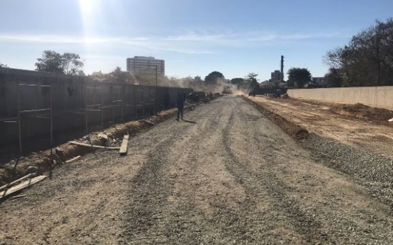 Obras de mobilidade dos Eixos Quartel e Cepa seguem célere próximas à Fernandes Lima