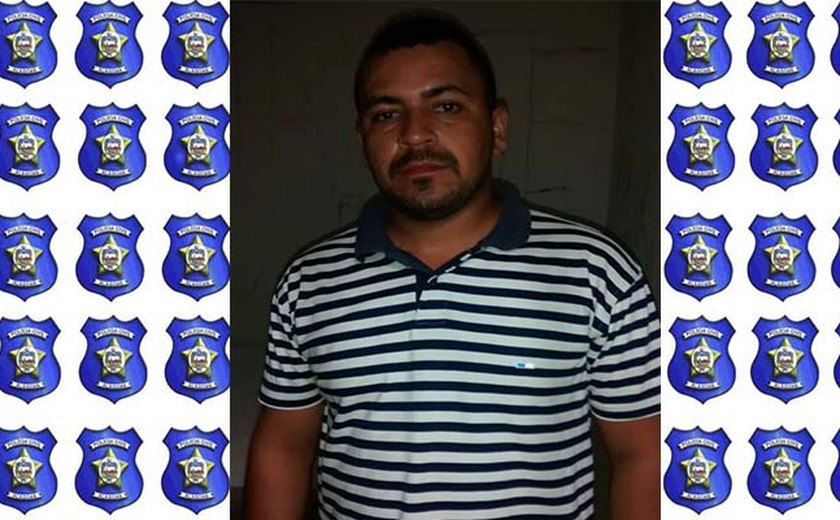 Polícia prende foragido com arma de fogo no Jacintinho