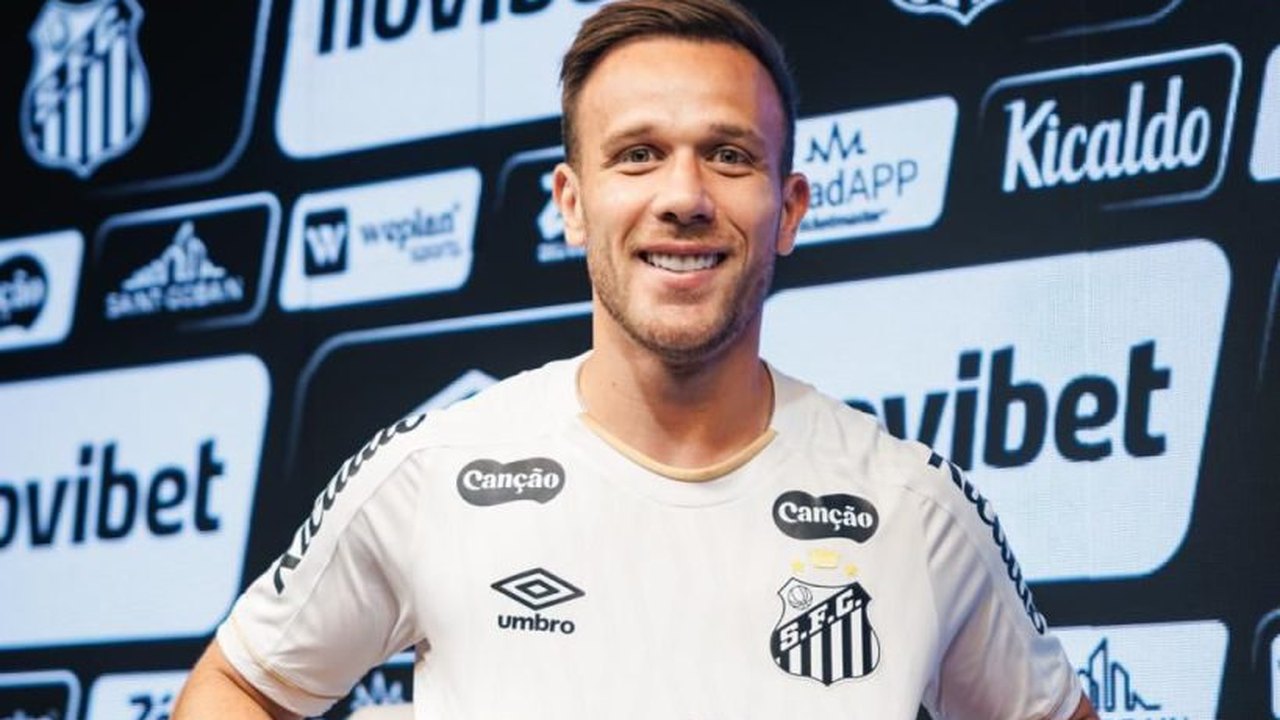 Arthur se recupera de lesão e terá cinco jogos para definir futuro no Santos