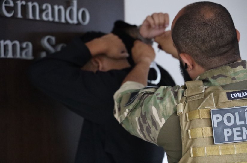 “Foi o inimigo que entrou em mim”, diz réu que matou sogra e escondeu corpo em geladeira